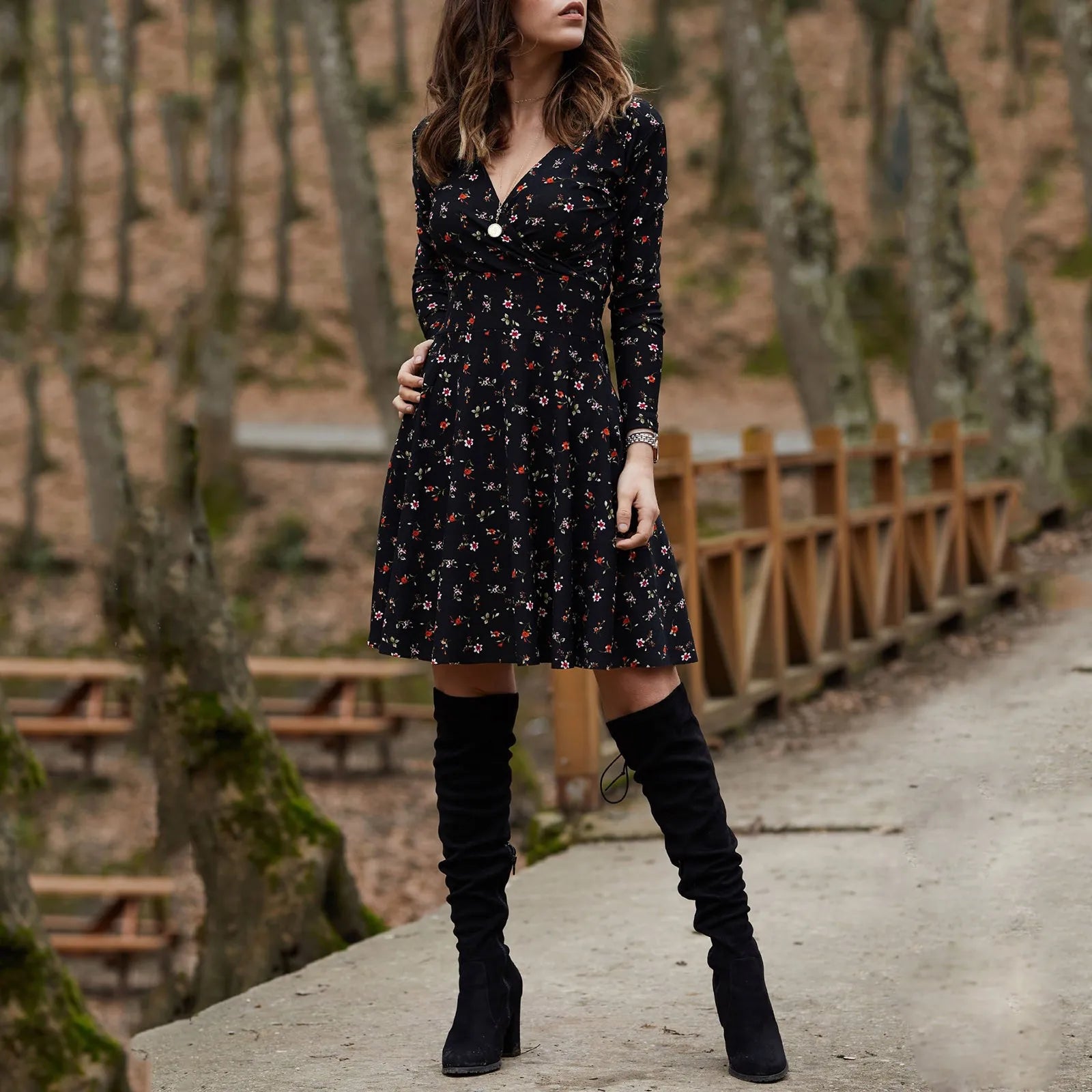 Autumn Floral Dress Women's Long-sleeved Sexy V-neck Pullover Dress Temperament Commuting Long Dress