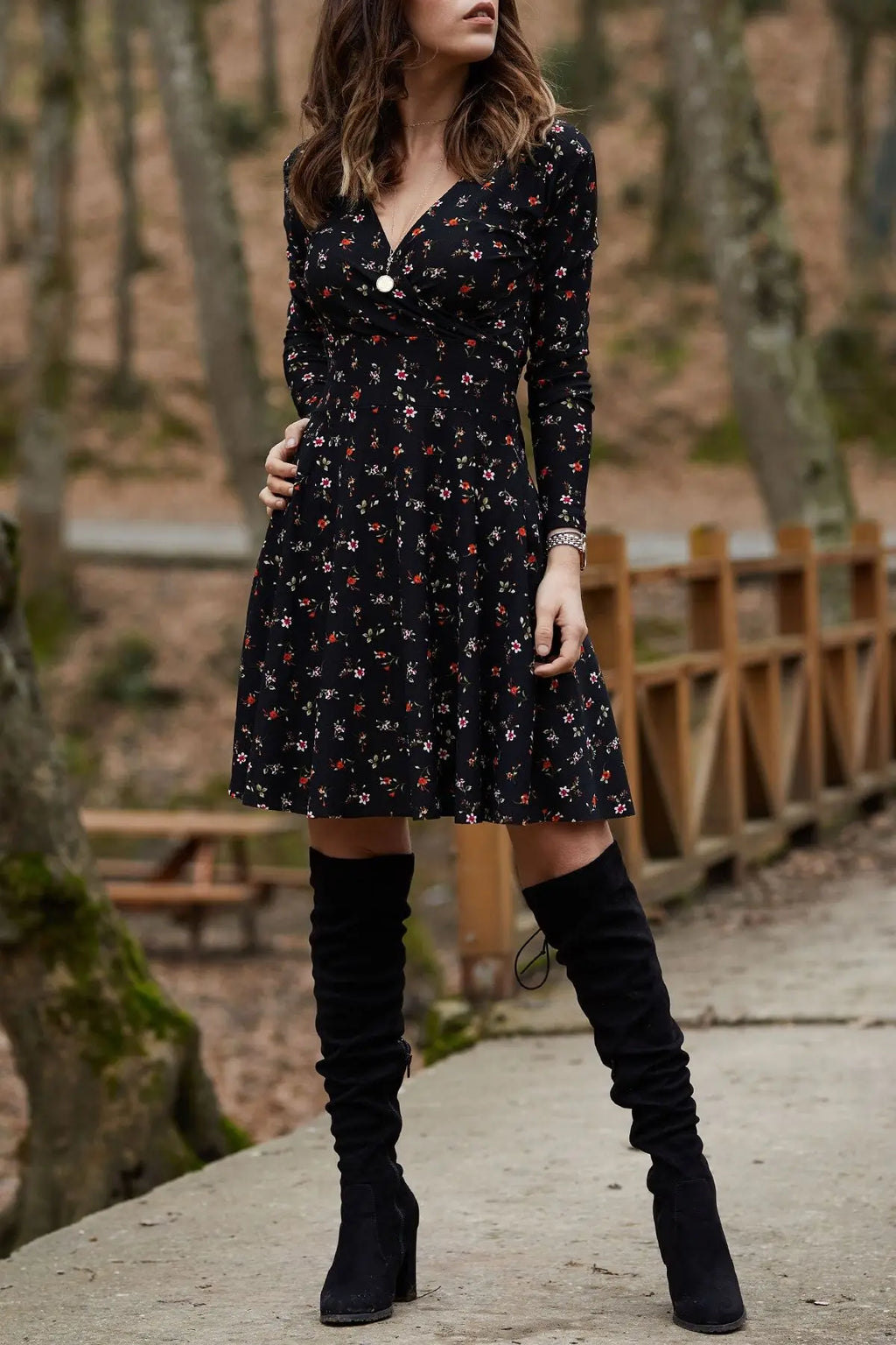 Autumn Floral Dress Women's Long-sleeved Sexy V-neck Pullover Dress Temperament Commuting Long Dress