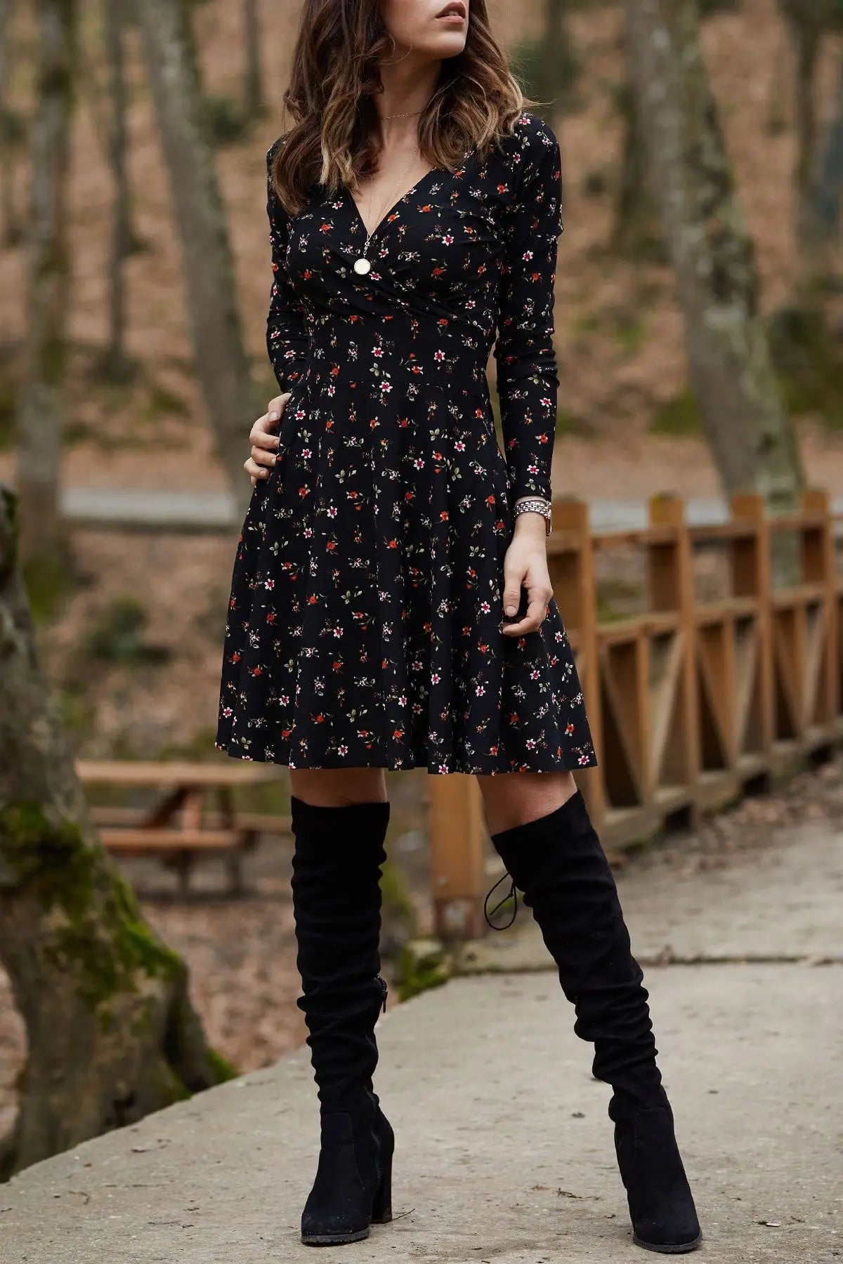 Autumn Floral Dress Women's Long-sleeved Sexy V-neck Pullover Dress Temperament Commuting Long Dress